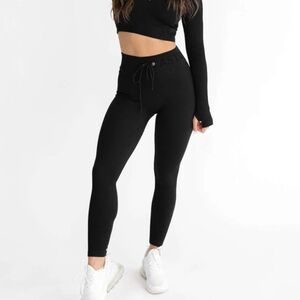 Astoria Black Seamless Ribbed Series Legging